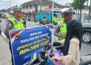 Satlantas Polres Lobar Edukasi Pengendara di Simpang Kediri