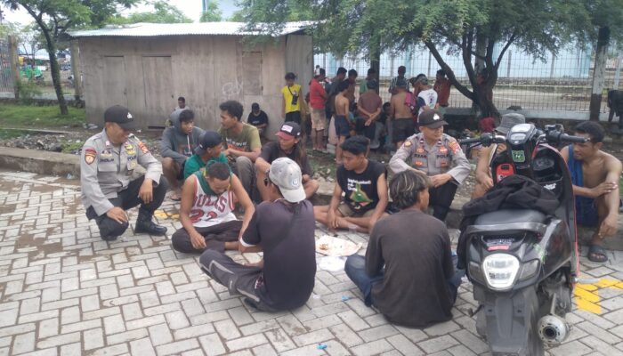 Polsek Kawasan Pelabuhan Laut Bima Gelar Jumat Curhat, Serap Aspirasi Buruh dan Masyarakat