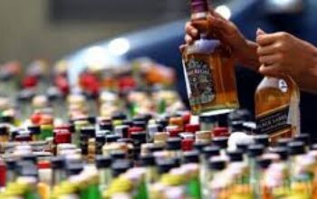 Menjelang Ramadhan 2026, Polda NTB Amankan Ratusan Botol Miras Ilegal di Batu Layar