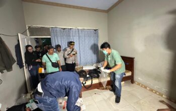 Polres Loteng Olah TKP Penemuan Mayat di Kelurahan Praya. ‎