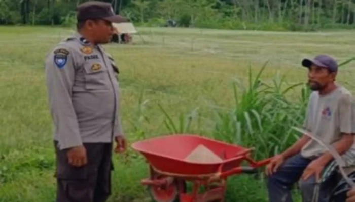 Momen Hangat Polisi dan Petani di Giri Tembesi: Sinergi Kuat Wujudkan Kemandirian Pangan dari Desa