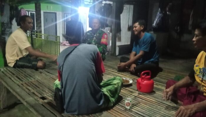 Babinsa Mumbulsari Ajak Warga Jaga Kamtibmas Saat Ramadhan