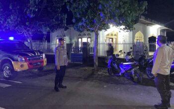 Polsek Tambora Menggelar Patroli Pengamanan Sholat Tarawih di Sejumlah Masjid diwilayah hukumnya