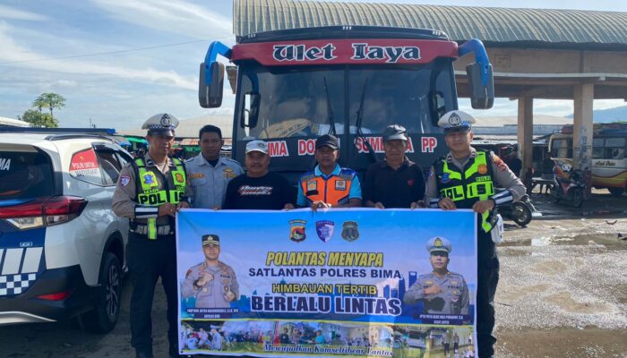 “Satlantas Menyapa” Unit Kamsel Satlantas Polres Kabupaten Sambangi Terminal Tente Sosialisasi Mudik Aman Keluarga Bahagia