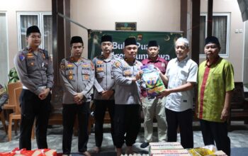 Wujud Kepedulian Polri, Polres Sumbawa Salurkan Sembako dan Santunan di Panti Asuhan Muhammadiyah
