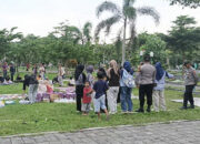 Polres Lombok Timur Amankan Aksi Mimbar Bebas dan Bagi Takjil Komunitas Baca di Taman Rinjani Selong