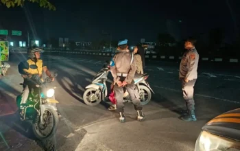 Siaga Malam di Jalur Bandara, Cara Polsek Labuapi Tekan Angka Kriminalitas 3C dan Balap Liar