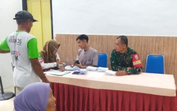 Sentuhan Kepedulian Ramadhan, Babinsa Dampingi Santunan Warga Pejanggik