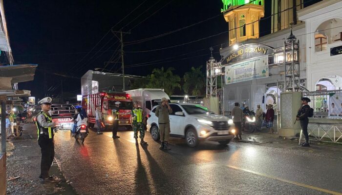 Satgas Preventif dan Personel Pos PAM Operasi Ketupat Rinjani Tingkat Polres Bima Laksanakan Patroli Pengamanan Sholat Taraweh di Kecamatan Bolo