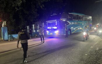 Pantau Aktivitas Masyarakat,Personel Pos Pam Operasi Ketupat Rinjani Polres Bima Kabupaten Menggelar Patroli Dialogis di Terminal Tente