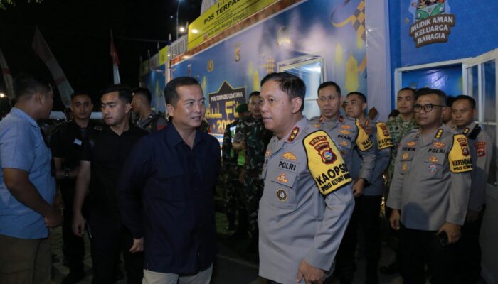 Kapolda NTB Bersama Forkopimda Pantau Pawai Takbiran di Mataram, Pastikan Berjalan Aman dan Kondusif
