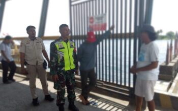 Komsos Humanis Babinsa Jaga Pelabuhan Bangsal Tetap Kondusif