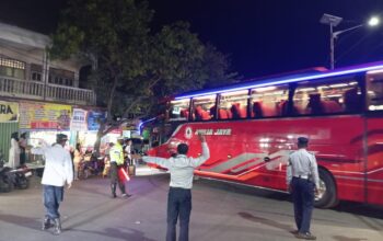 Polsek Rasanae Barat Laksanakan Strong Point Malam di Terminal Dara, Jaga Keamanan dan Kelancaran Lalu Lintas