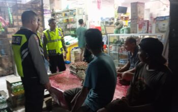 **Polsek Taliwang Gencarkan Patroli Dialogis, Warga Diajak Jaga Kamtibmas**