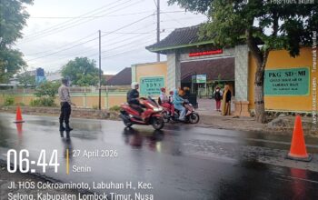 Kapolsek Labuhan Haji Pimpin Kegiatan Rawan Pagi di Depan SDN 1 Labuhan Haji