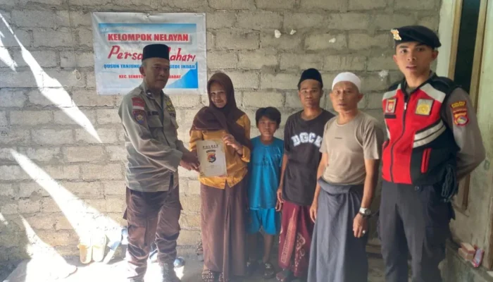 Wujud Kepedulian Polri, Kapolres Lombok Barat Salurkan Bantuan Sosial bagi Anak Yatim di Gili Gede Indah