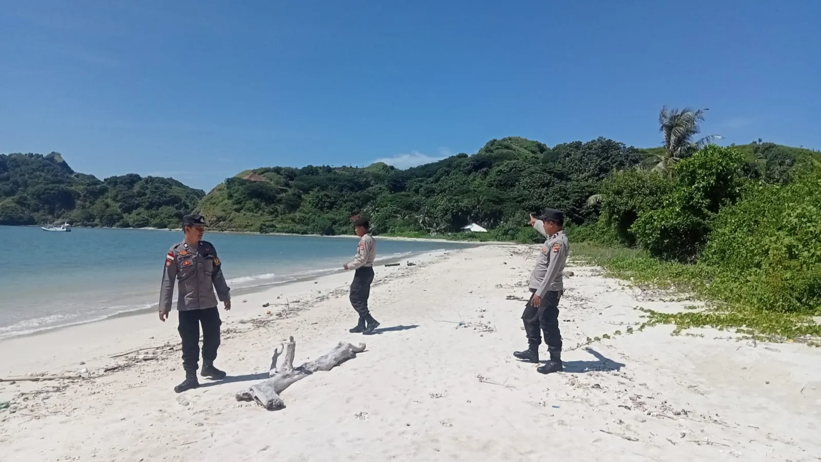 Menjaga Kedaulatan di Ujung Lombok: Aksi Nyata Polsek Sekotong Jaga Pulau Terluar Sepatang Demi NKRI