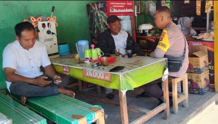 Bhabinkamtibmas Desa Suela Laksanakan Sambang dan Silaturahmi, Ajak Warga Jaga Kamtibmas