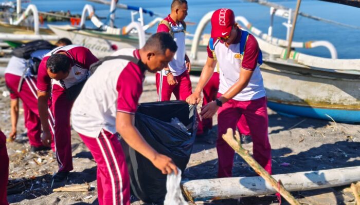 Pantai Tanjung Karang Jadi Sasaran Kegiatan Bersih Pantai Ditpolairud Polda NTB