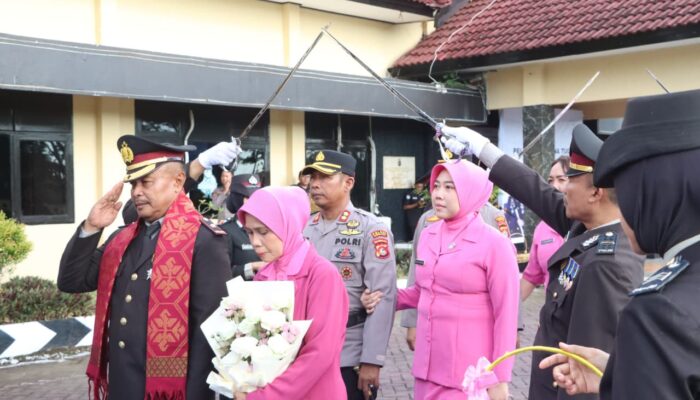 kapolres ksb melepas purna tugas kompol M. santoso