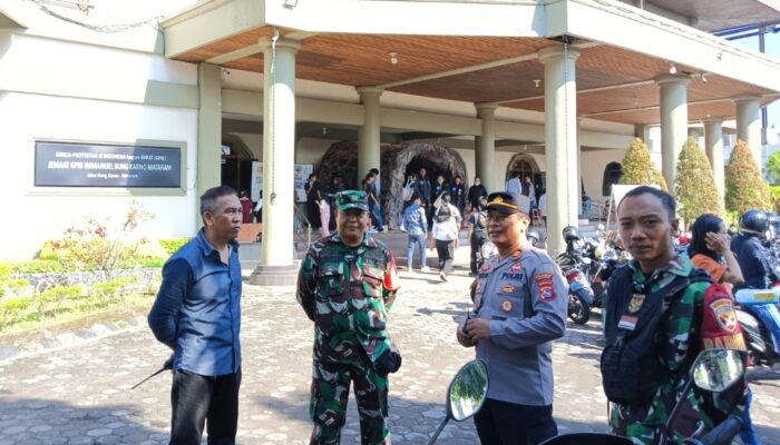 Sinergi TNI-Polri Amankan Misa Kamis Putih di Mataram