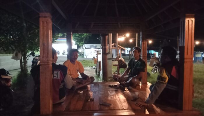 **Patroli Dialogis Polsek Sekongkang: Merangkul Generasi Muda Demi Kamtibmas Kondusif**