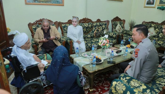 Kapolda NTB Dampingi Anggota Komisi III DPR RI Sambangi Datoq Bagu di Lombok Tengah