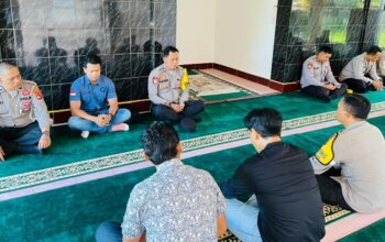 Sentuhan Rohani di Balik Seragam, Personel Polsek Kediri Perkuat Karakter Humanis Melalui Binrohtal