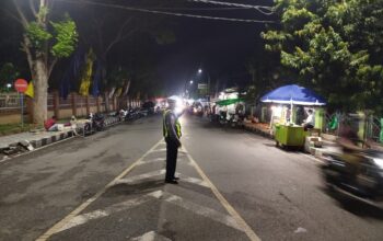 Sat Lantas Polres Dompu Intensifkan Blue Light Patrol dan Strong Point Malam, Ciptakan Kamseltibcar Lantas Kondusif