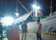 Patroli Malam Humanis, Polsek Pelabuhan Bima Sapa Buruh dan Warga