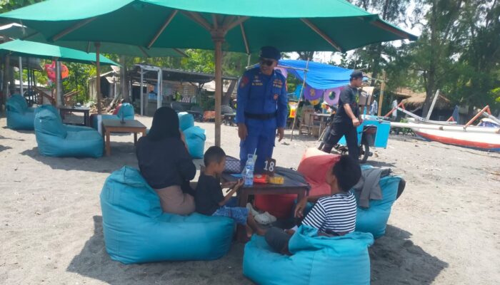 Aksi Nyata Satpolairud Polres Lombok Barat: Jaga Pantai Cemara Tetap Aman dan Nyaman Bagi Wisatawan