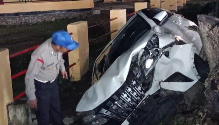 Kecelakaan Malam Hari di Depan Mako Polsek Hu’u, Polisi Lakukan Penanganan Cepat