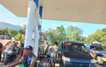 Pantau Dampak Kenaikan BBM, Polsek Wera Lakukan Patroli di SPBU Tawali