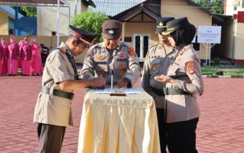 Kapolres Sumbawa Pimpin Sertijab Kasat Binmas dan Dua Kapolsek Serta Pelepasan Purna Tugas