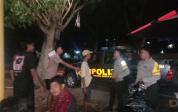 Patroli Blue Light dan Sambang Desa, Bhabinkamtibmas Tanak Kaken Ajak Warga Jaga Kamtibmas