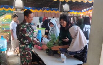 Sambut Idul Adha, Warga Antusias Belanja Pasar Murah