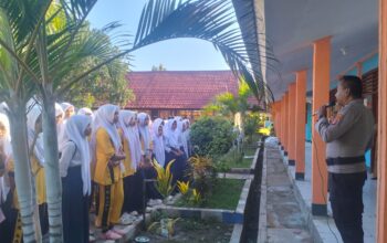 Polres Bima Kota Hadir di Sekolah, Siswa SMPN 4 Sape Dibekali Edukasi Kamtibmas