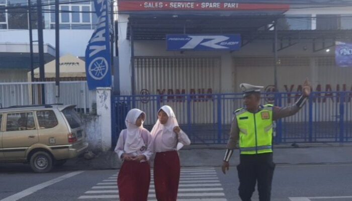 Personel Satlantas Polres Bima Kota Laksanakan Rawan Pagi/Strong Point, Wujudkan Lalu Lintas Lancar dan Aman