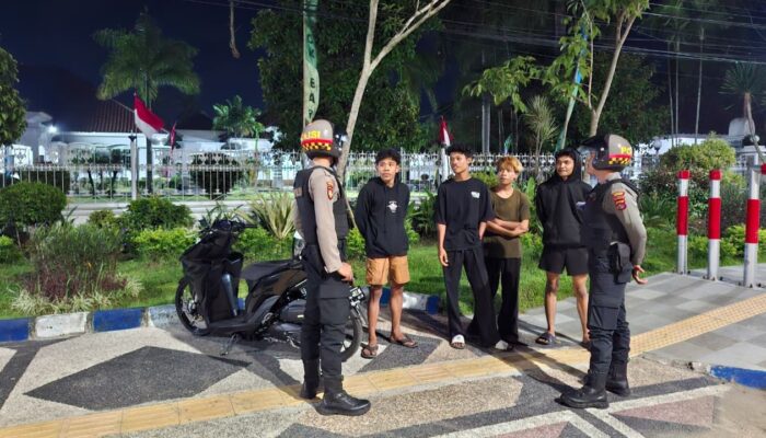 Cegah Balap Liar dan 3C, Tim Patroli Perintis Presisi Sisir Taman Kota Gerung Hingga Dini Hari