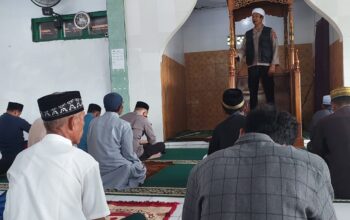 POLSEK KEMPO GELAR SAFARI JUMAT, PERKUAT SILATURAHMI DAN PESAN KAMTIBMAS KEPADA MASYARAKAT