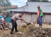 BHABINKAMTIBMAS DESA MATUA BANTU PEMBANGUNAN RUMAH WARGA TERDAMPAK BANJIR, WUJUD KEPEDULIAN DAN RASA KEMANUSIAAN