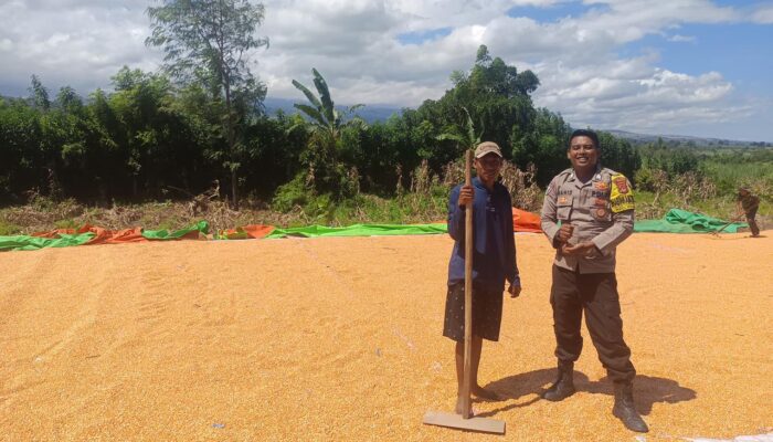 Bhabinkamtibmas Ajak Warga Manfaatkan Lahan Pekarangan untuk Tingkatkan Hasil Pertanian