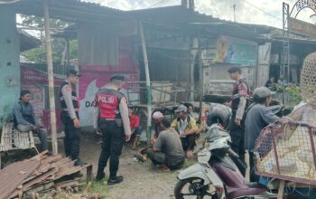 Polres Lombok Barat Kenalkan Inovasi KEMOS di Tengah Keramaian Pasar di Kuripan