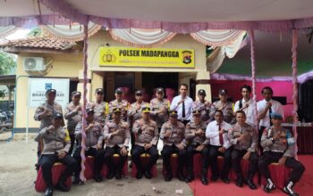 Kunker di Mapolsek Madapangga, Ini Pesan Kapolres Bima Kabupaten dan Ketua Bhayangkari Cabang Bima