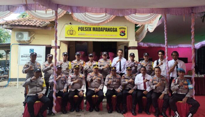 Kunker di Mapolsek Madapangga, Ini Pesan Kapolres Bima Kabupaten dan Ketua Bhayangkari Cabang Bima