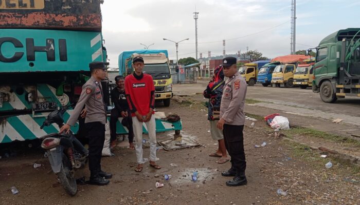 Polsek Kawasan Pelabuhan Laut Bima Laksanakan Patroli Rutin, Imbau ABK dan Buruh Jaga Kamtibmas