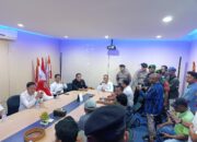 AKSI UNJUK RASA KOALISI NASABAH MELAWAN (KANIBAL) DI BRI CABANG DOMPU BERLANGSUNG AMAN DAN KONDUSIF