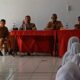 “Polisi Peduli Pendidikan” Bhabinkamtibmas Polsek Soromandi Gelar Sosialisasi Pencegahan Narkoba dan Bullying di SMKN 2 Soromandi