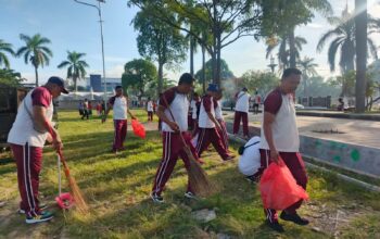 Polres Bima Kota Gotong Royong Persiapkan Lokasi Sholat Idul Adha 1447 H di Lapangan Serasuba