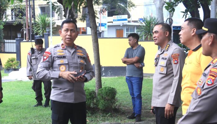 Wakapolda NTB Kunjungi Polsek Ampenan dan Selaparang, Tekankan Disiplin dan Pelayanan Prima